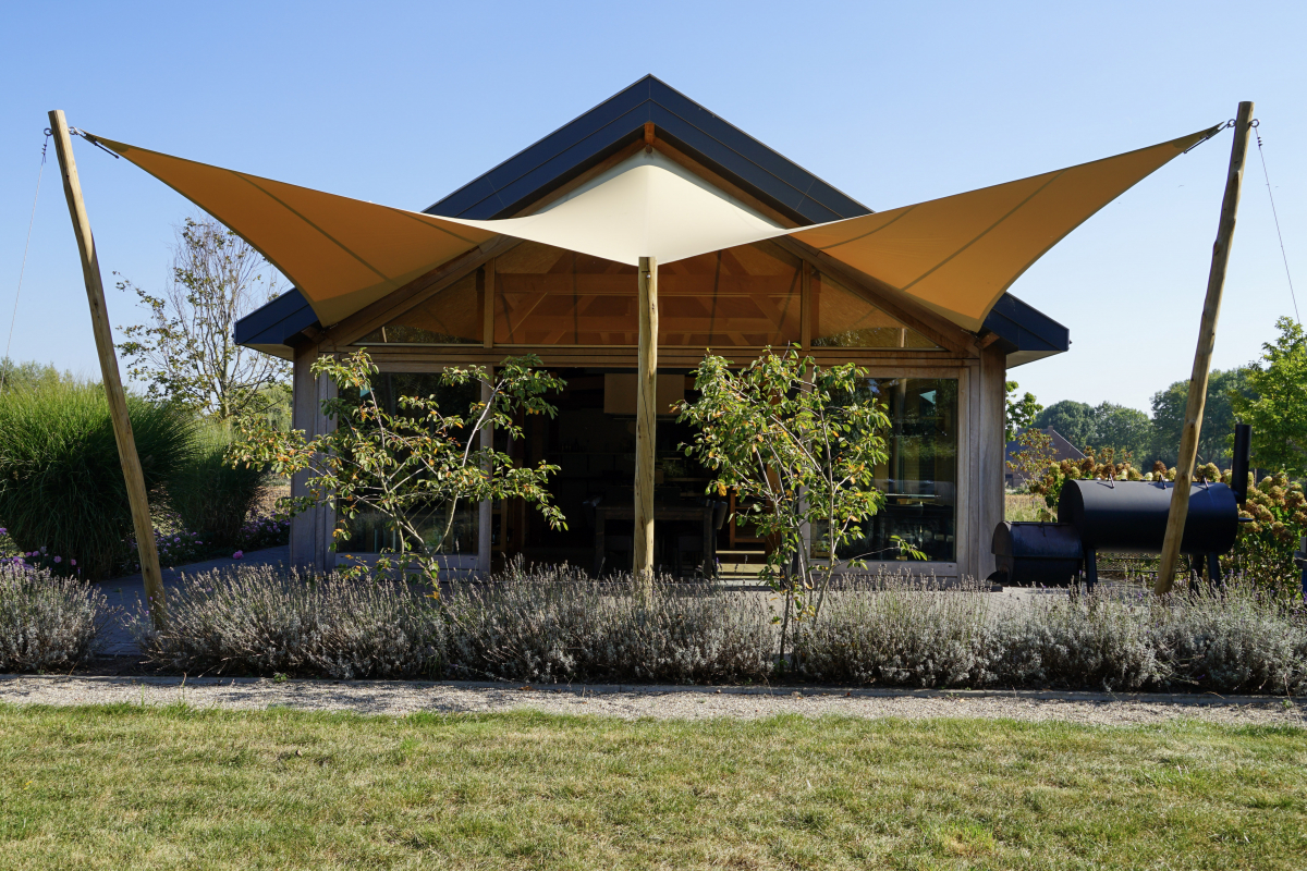 lodge serge ferrari