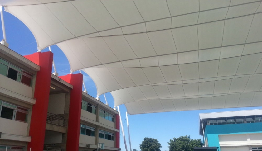 学校操场顶篷